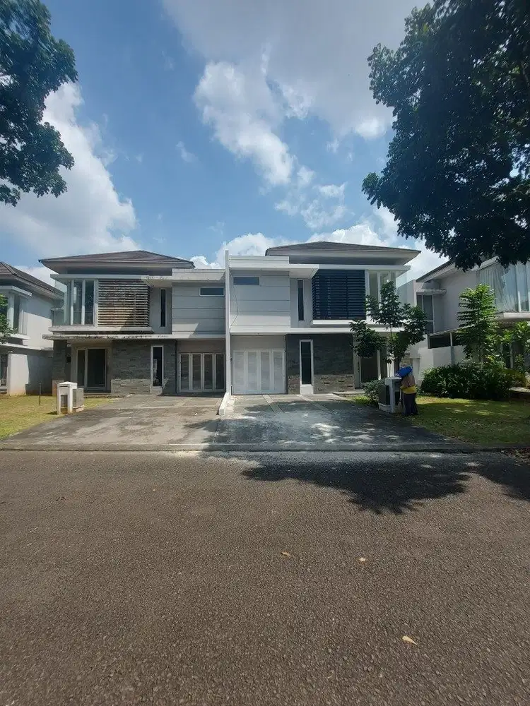 DIJUAL Rumah 2 LT 12x25 di Akasia Suvarna Sutera Tangerang 1K900049