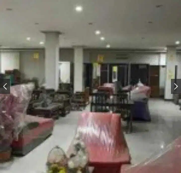 SEWAKAN RUKO GANDENG STRATEGIS DEPAN PASAR CIPUTAT, TANGERANG SELATAN