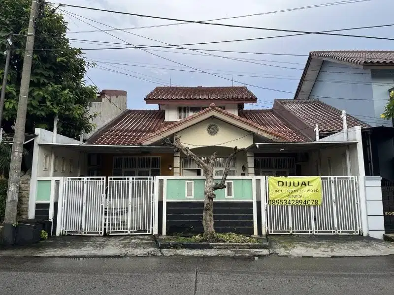 Dijual cepat Rumah strategis di pinggir jalan raya  Keadilan, Depok