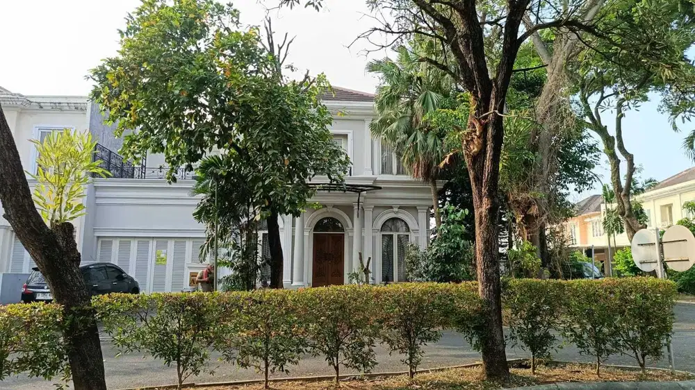 Dijual Rumah di Les Belles Maisons Serpong Hook Ada Kolam Renang