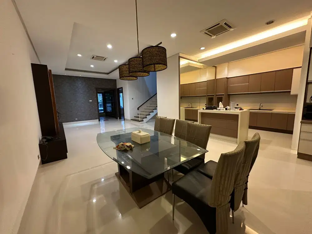 MURAH, RUMAH CANTIK, CAMAR INDAH PIK, 3 LANTAI, SEMI FURNISH, SHM