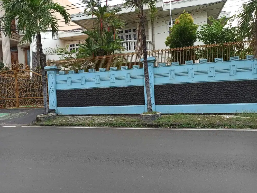 DIJUAL RUMAH HOOK BOULEVARD!