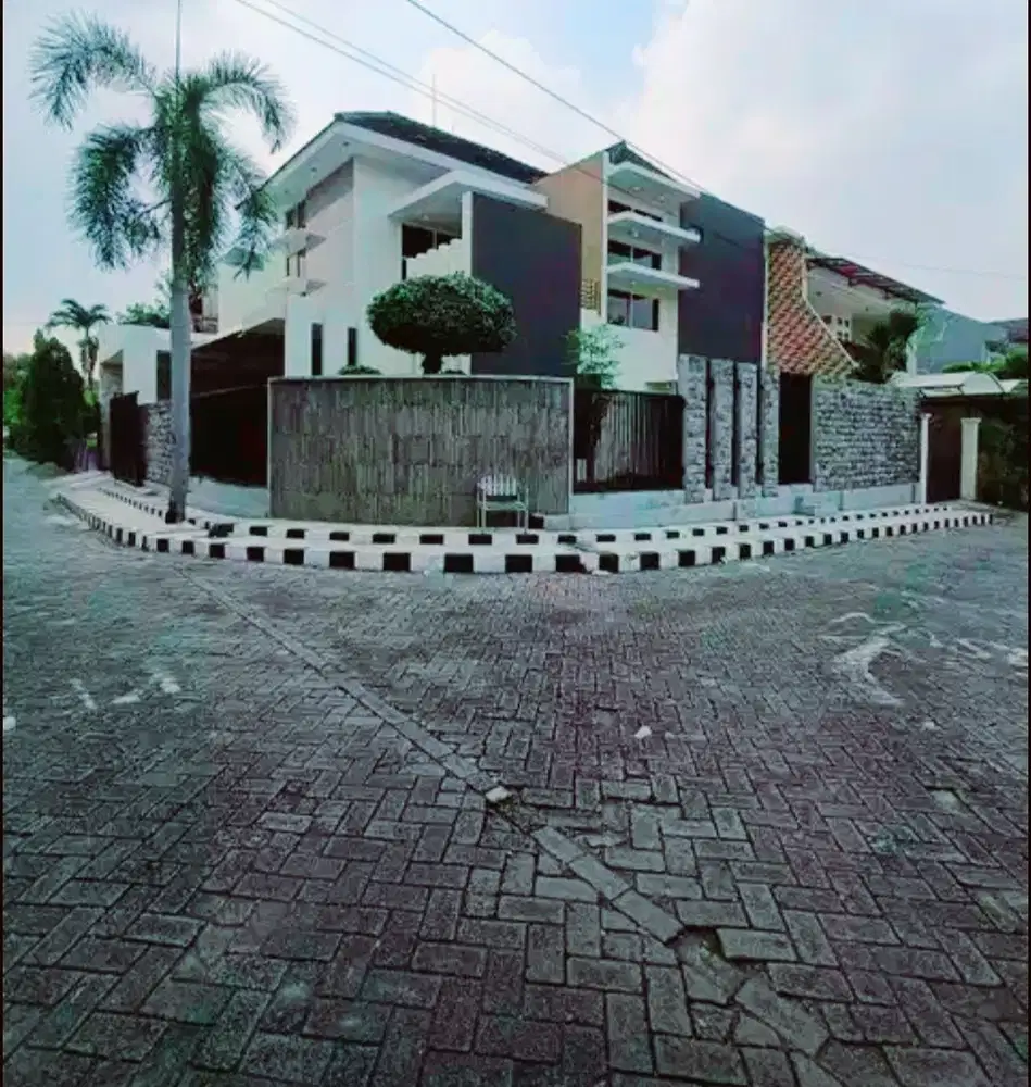 Rumah surabaya darmo permai, dekat pakuwon pradah lontar citraland