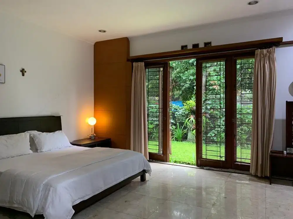 Batununggal konsep rumah  Tropis Sirkulasi udara sangat baik