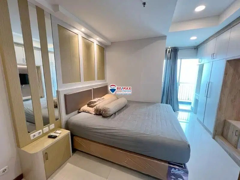 Fully furnished condominium baywalk pluit