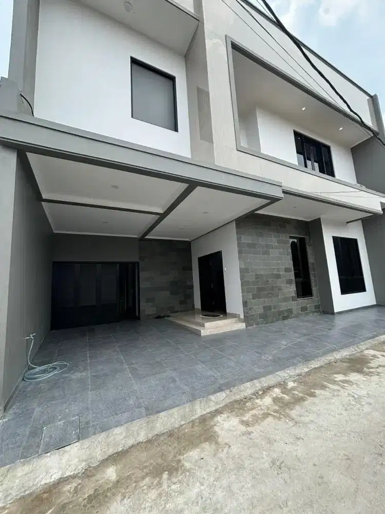 rumah 2 lt bangunan baru siap huni dekat LRT Harjamukti cibubur 10 menit tol cimanggis dan junction cibubur lokasi strategis