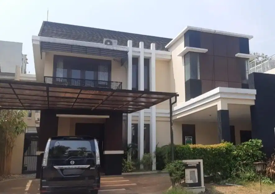 Dijual Rumah Cantik di The Green BSD dengan Swimming Pool