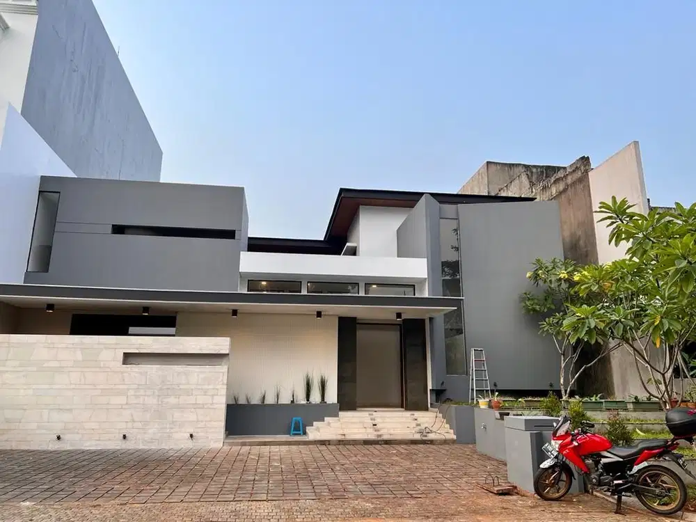 Rumah dijual Cluster Golf Emerald Cove Gading Serpong ada Kolam Renang