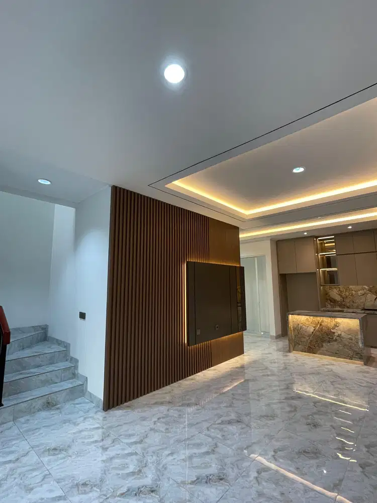 Dijual Rumah 2 1/2 Lt Cluster di Banjar Wijaya Pinewood, Cipondoh Kota