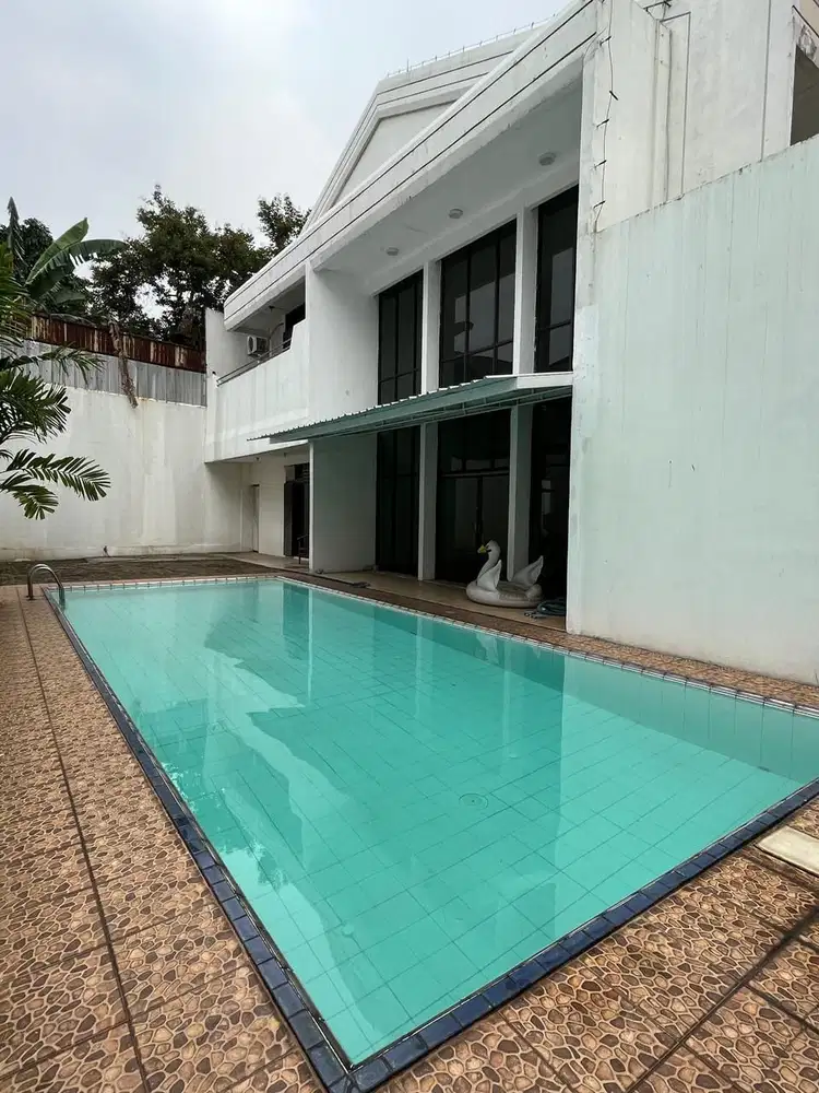 Rumah dijual di Bangka Kemang Jaksel Ada Kolam Renang Lokasi Ok