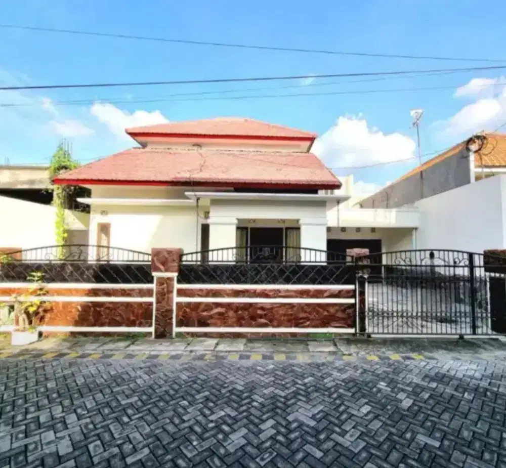Rumah klampis, dekat manyar kertajaya dharmahusada jemursari surabaya.