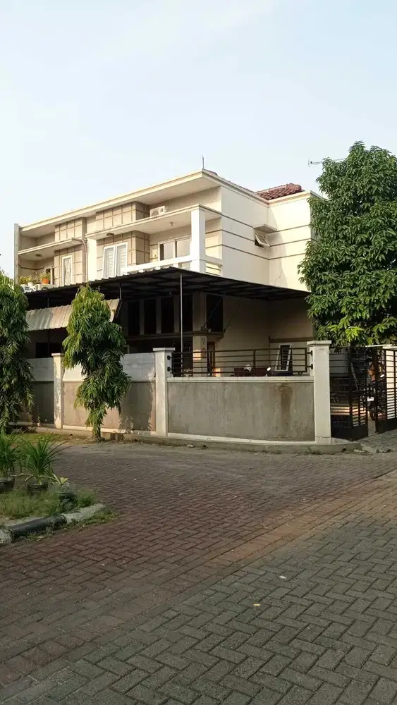 Rumah 2 lantai hook Puri Gardenia