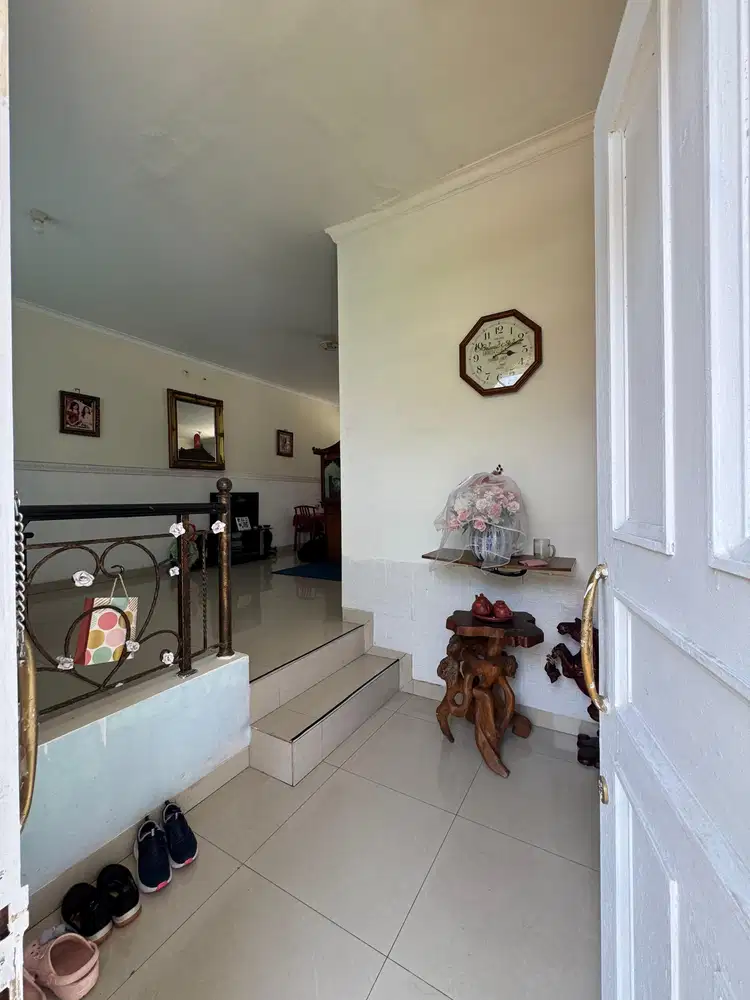 RUMAH 3 LNTAI VENICE PIK