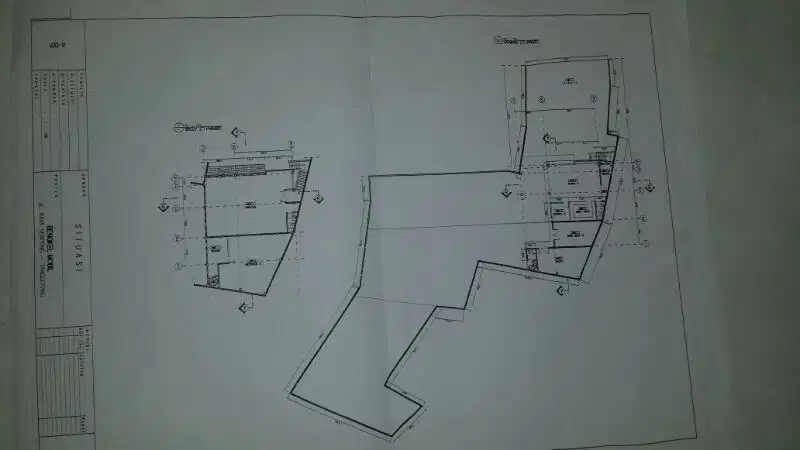 Di jual cepat tanah dan bangunan bekas bengkel lokasi strategis