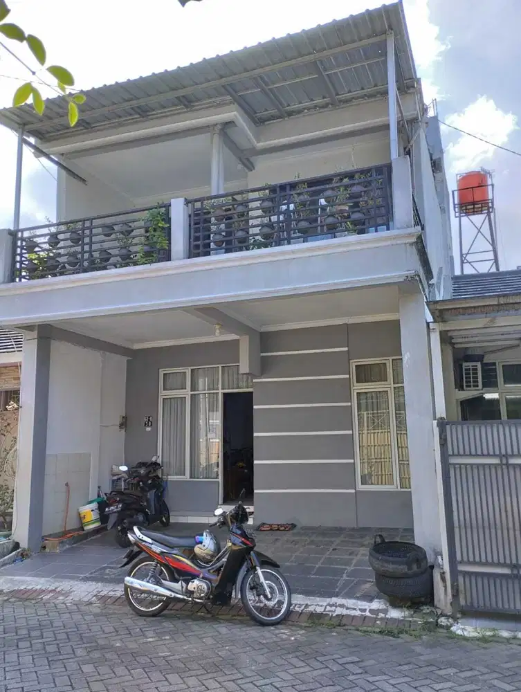 Rumah tingkat perum GRAHA TIMUR Purwokerto pusat kota