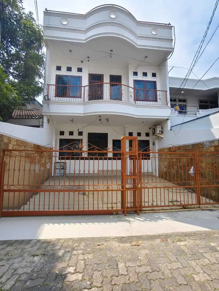 Rumah 3 lantai dijual lokasi favorit Sunter Jakarta Utara