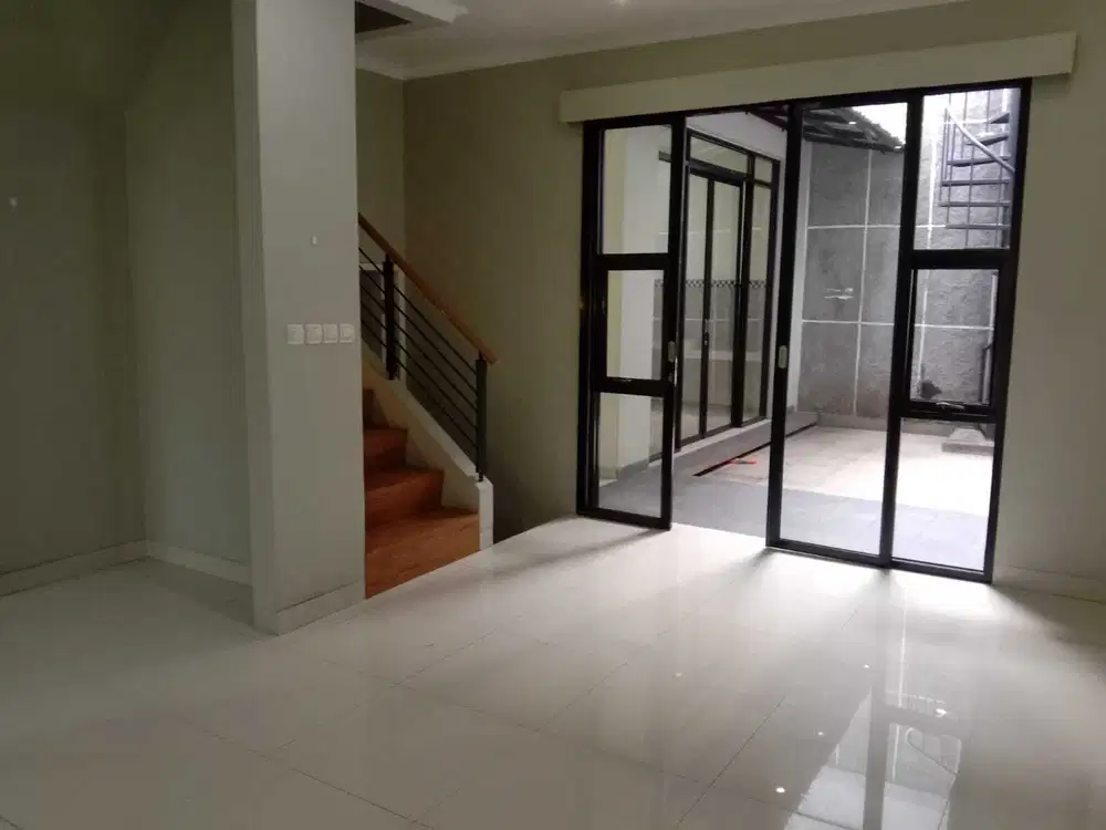 Dijual Rumah Bagus siap Huni di Delatinos BSD