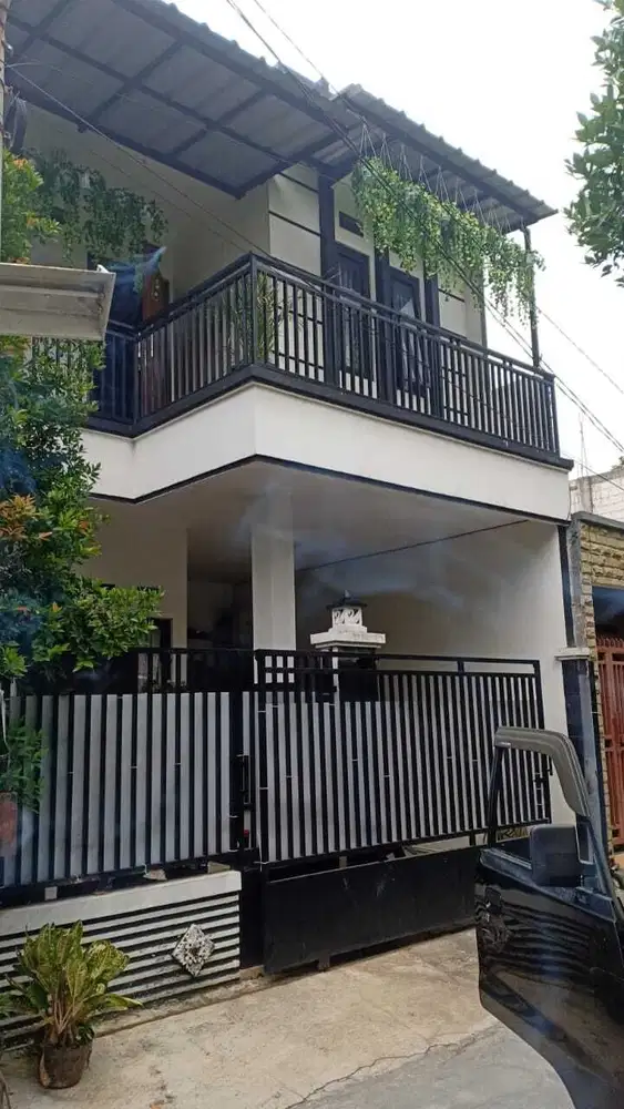 DIJUAL Cepat Rumah di Perumahan Mahkota Simprug Ciledug 2,5 Lantai