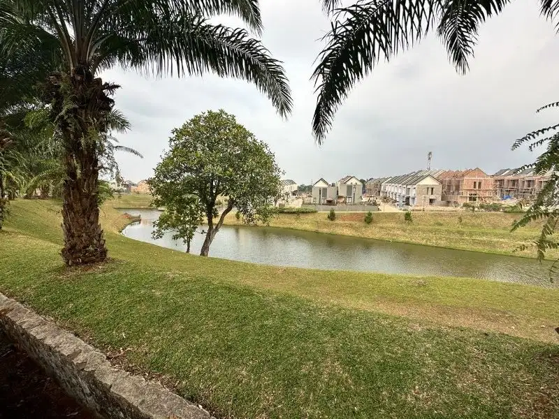 kavling eksklusif hadap danau Bukit Golf Cibubur