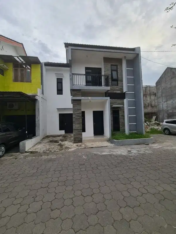 Rumah Murah Siap Pakai di Perumahan Gentan Solo
