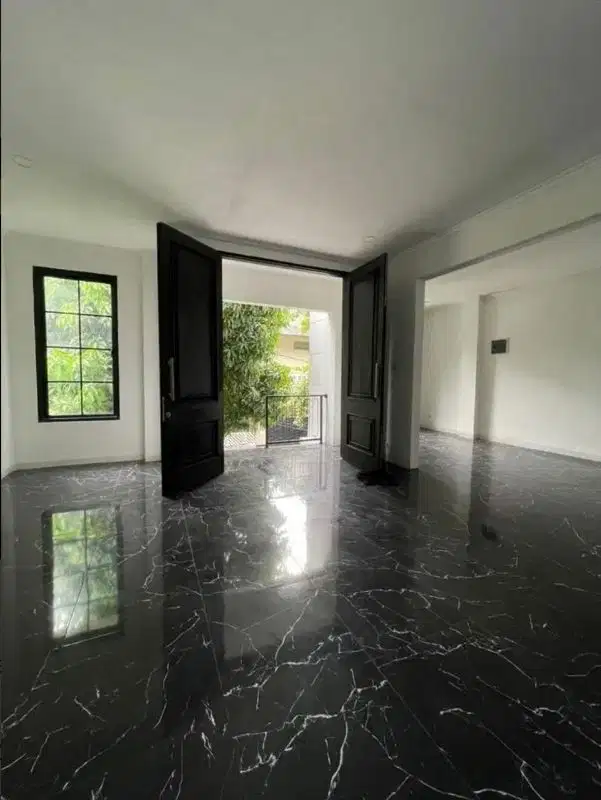 DIJUAL RUMAH MEWAH DEKAT MALL PIM 2 JAKARTA SELATAN