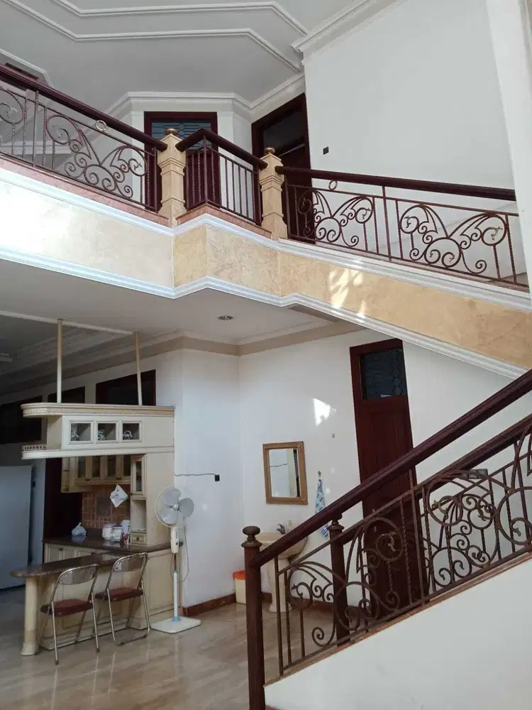 Rumah Super Terawat, Lokasi Strategis Jl. Seruni – Siap Huni & Nego!