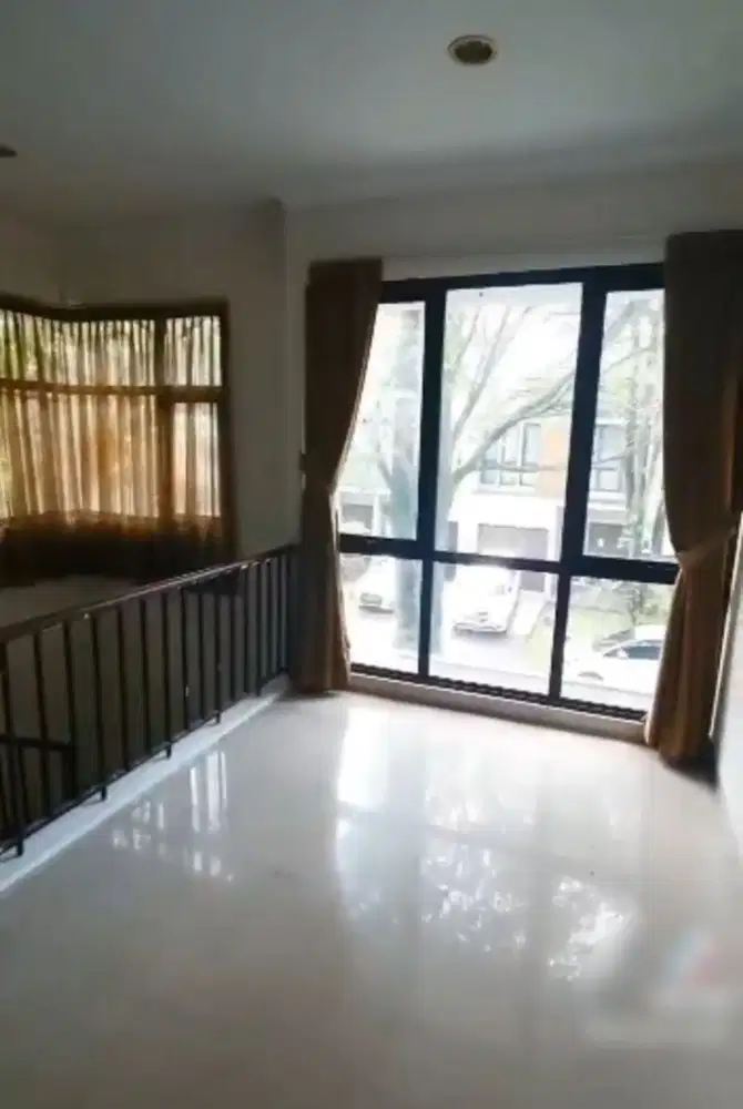 Di Jual Rumah SIAP HUNI di BSD ICON Cluster Ritzone