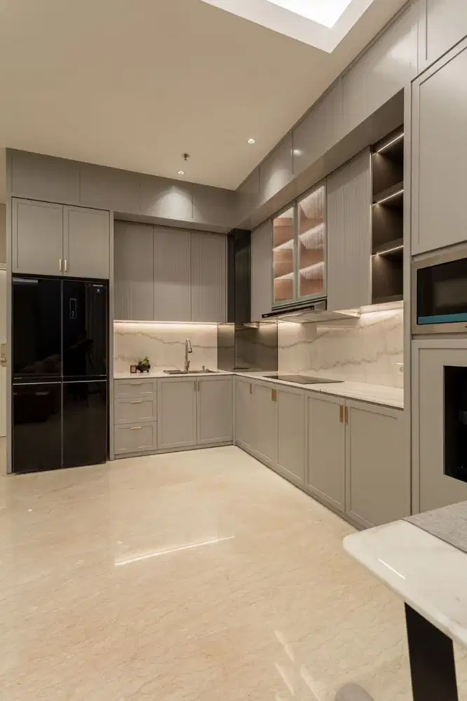 DISEWAKAN UNIT MEWAH DI VIOLA FULL FURNISH DAN BARU GRESS