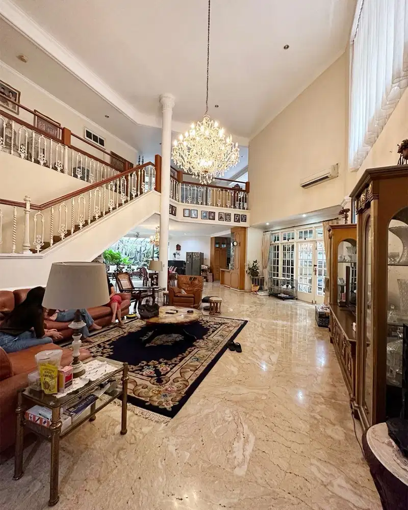 Rumah mewah 1600m di sriwijaya area jaksel