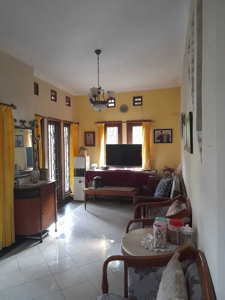 Rumah di Jl. Sari Indah, Kiaracondong - Kota Bandung