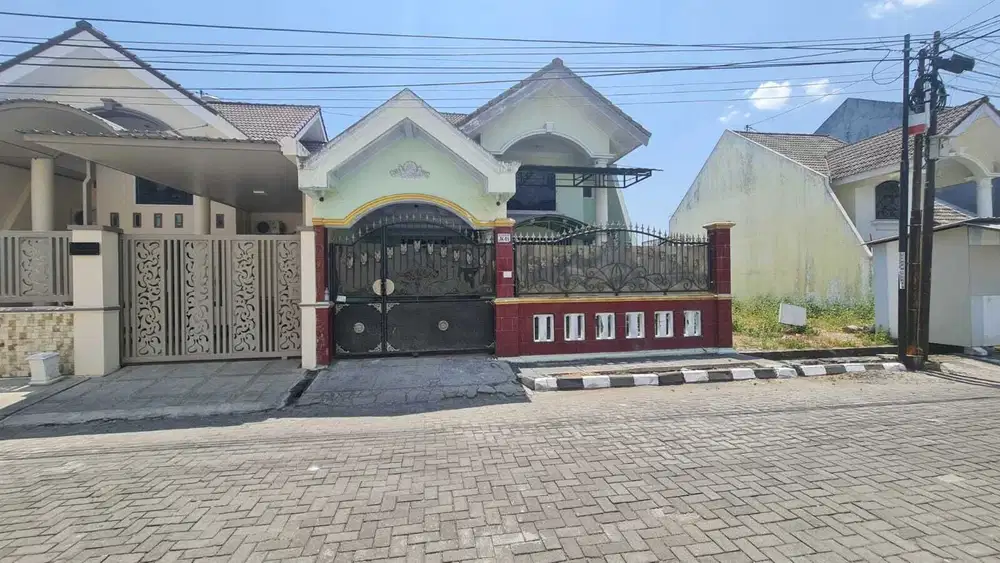 Rumah Bagus Siap Pakai di Solo Baru