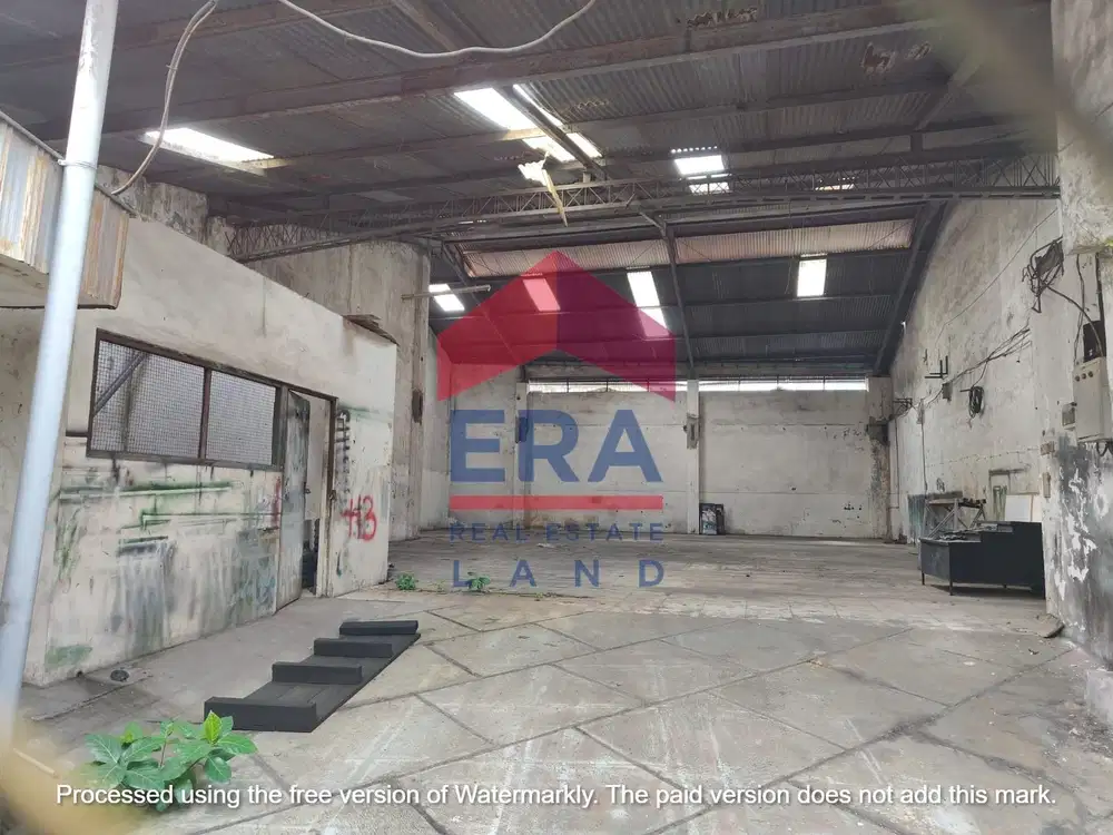 Dijual Ruang Usaha di Jalan Poros Letjen S. Parman Malang