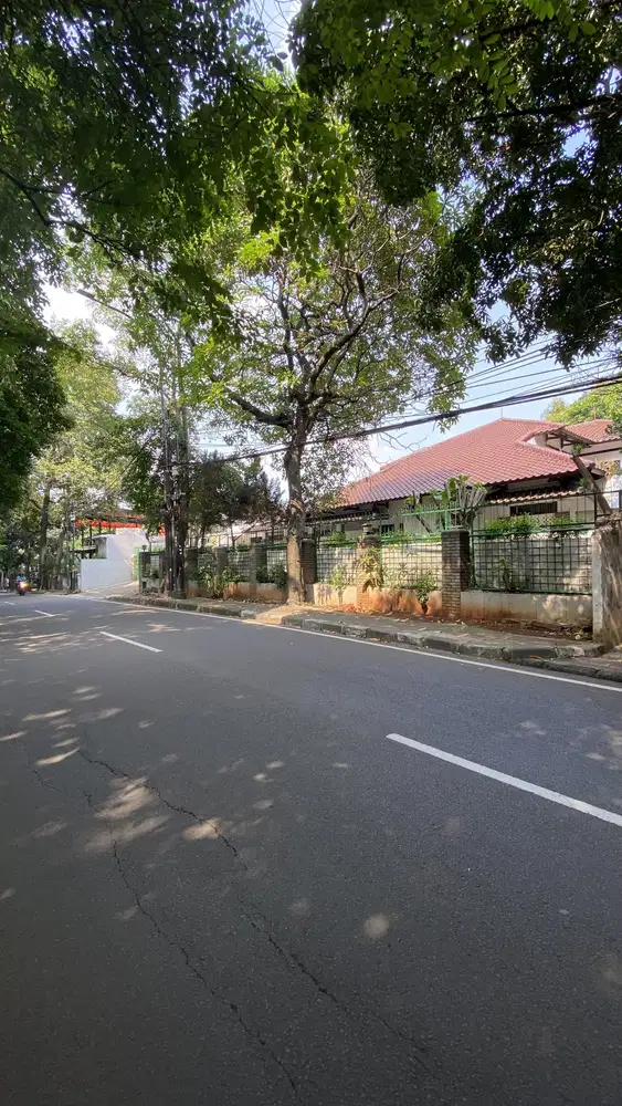 DIJUAL RUMAH LOKASI STRATEGIS JALAN ADYAKSA RAYA 02 MENIT MRT LB BULUS