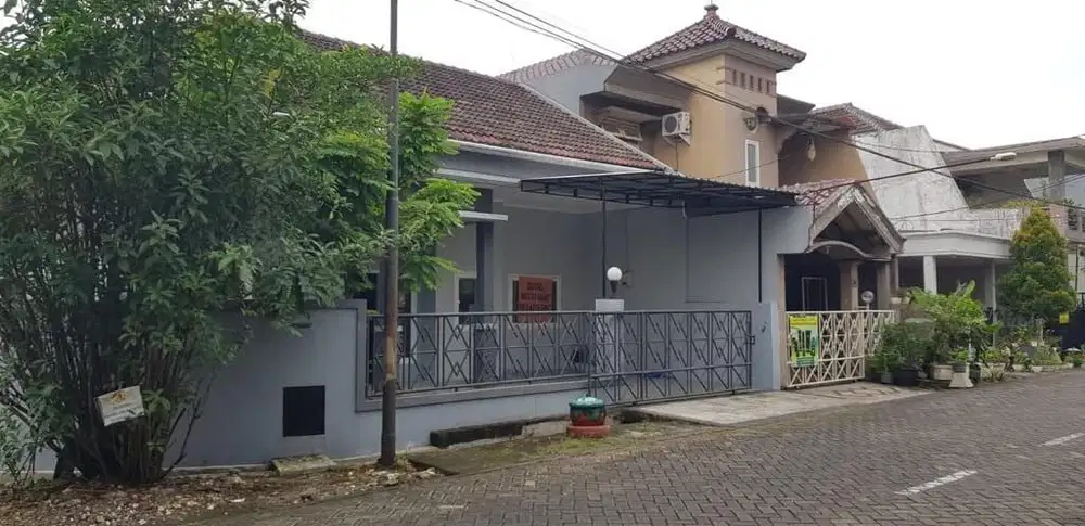 Rumah taman pondok indah wiyung, dekat gunung sari babatan royal graha