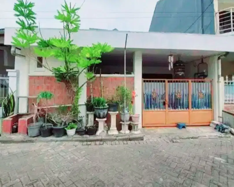 Rumah taman pondok indah wiyung, dekat gunung sari babatan royal graha