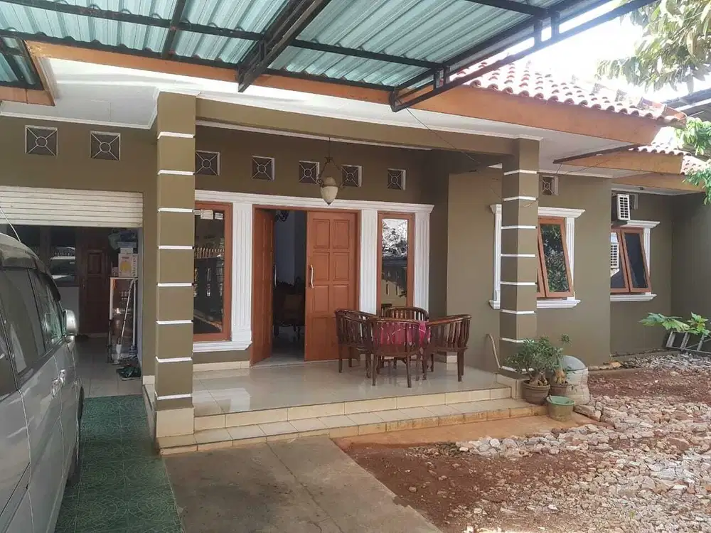 Rumah dijual di Meruya Selatan Joglo dekat Tol Jorr Halaman Luas