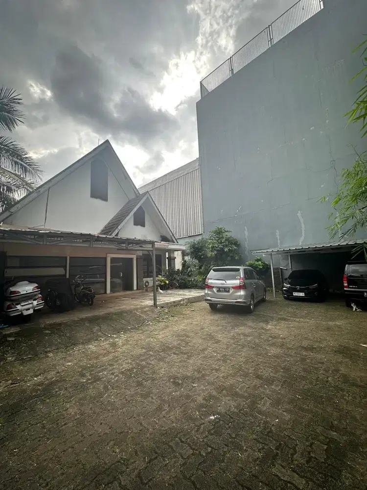 Jual rumah strategis di Jl. RS Fatmawati Kebayoran Baru