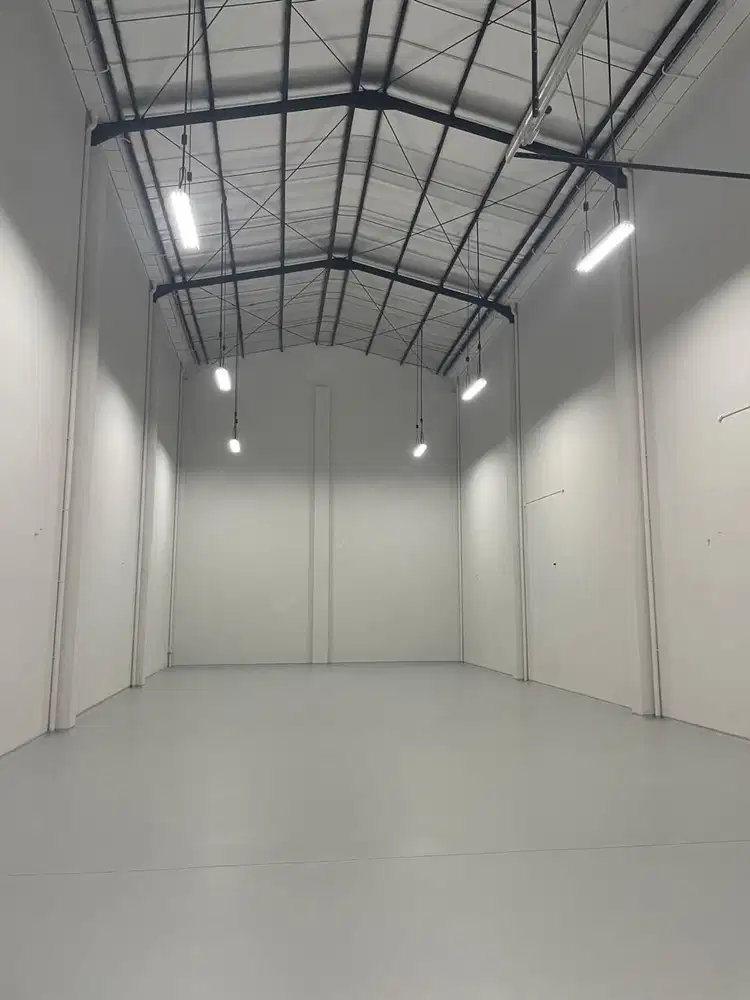 Disewakan gudang BAGUS SIAP PAKAI di Bizpark PIK 2