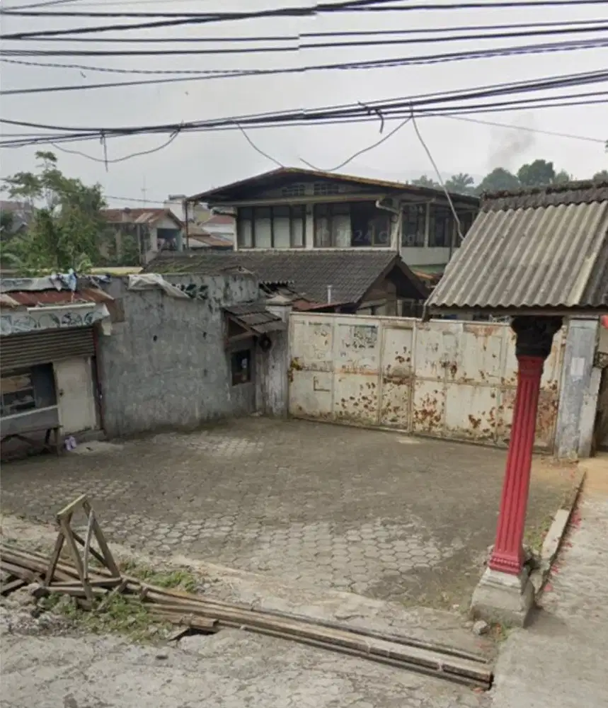 Gudang terawat Dan Luas di main road Raya lembang