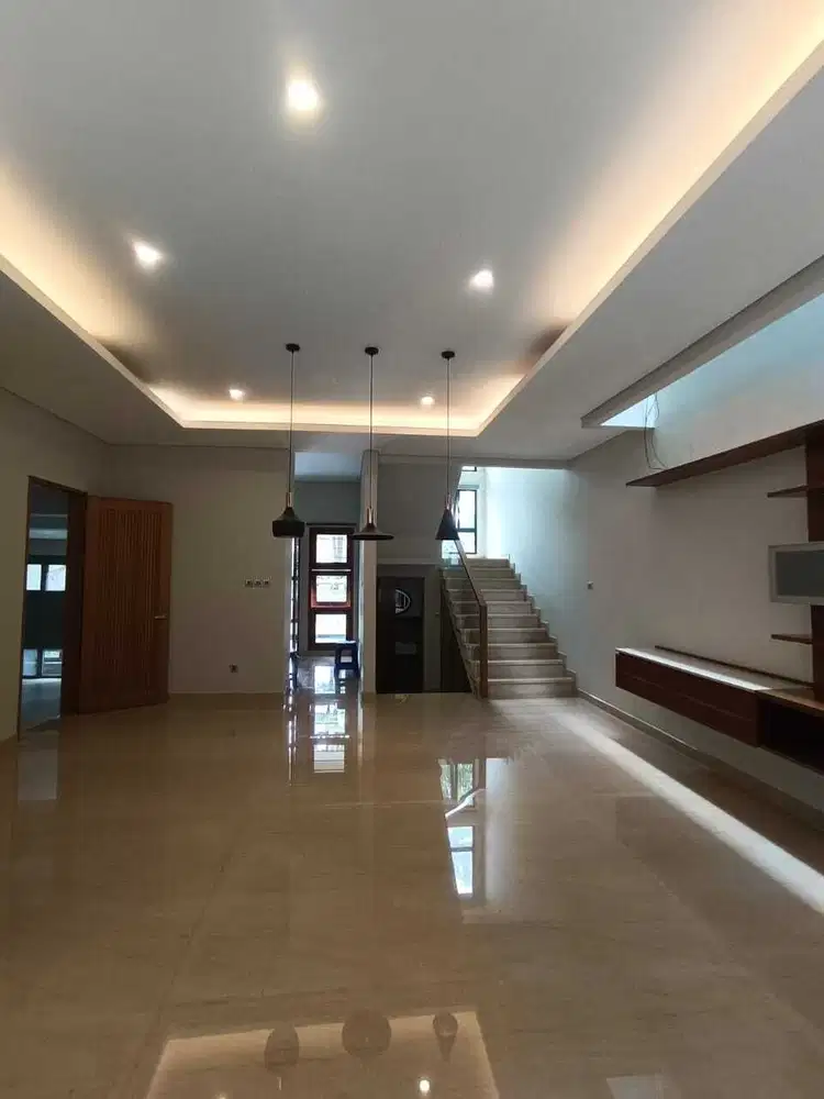 Jual rumah mewah 2,5 lt di sayap jalan Gatot Subroto Kota Bandung