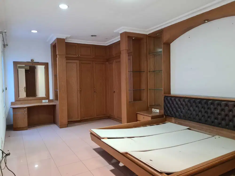 Rumah 2lt siap huni di Janur Elok - Kelapa Gading Jakarta Utara