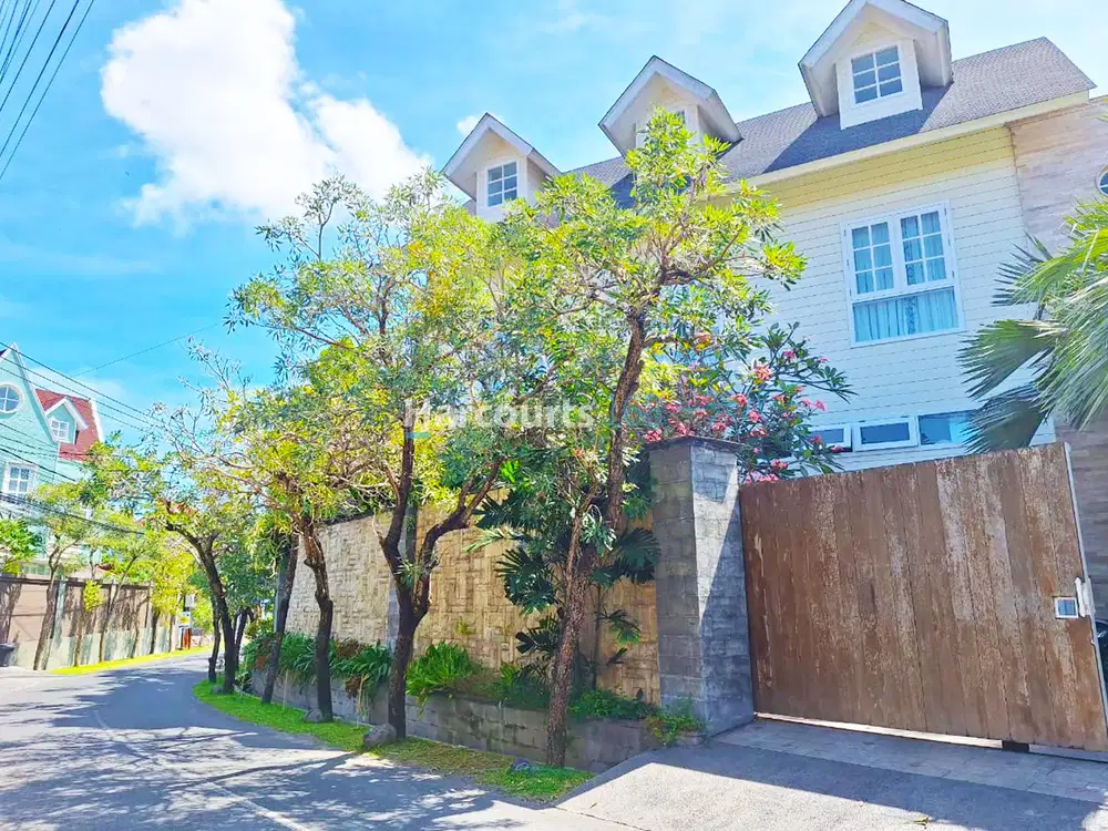 Villa 5 Bedroom American Classic Style di Semer, Bali