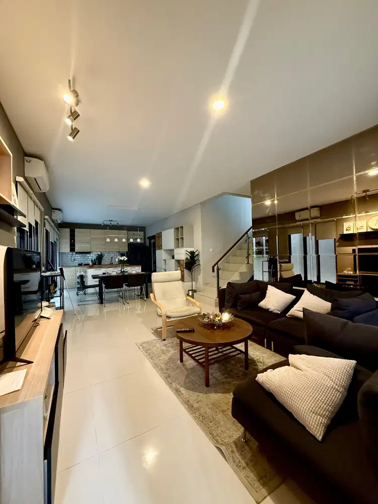 Rumah Mewah Premier Estate 2 – Full Furnished IKEA, Lokasi Strategis