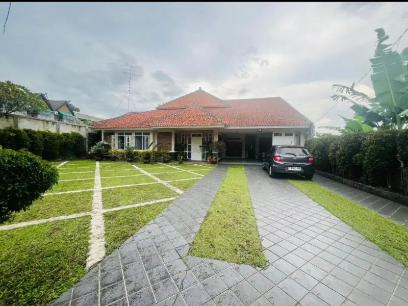 Jual Villa 1200m Pinggir Jalan Raya Megamendung Gadog Puncak Bogor
