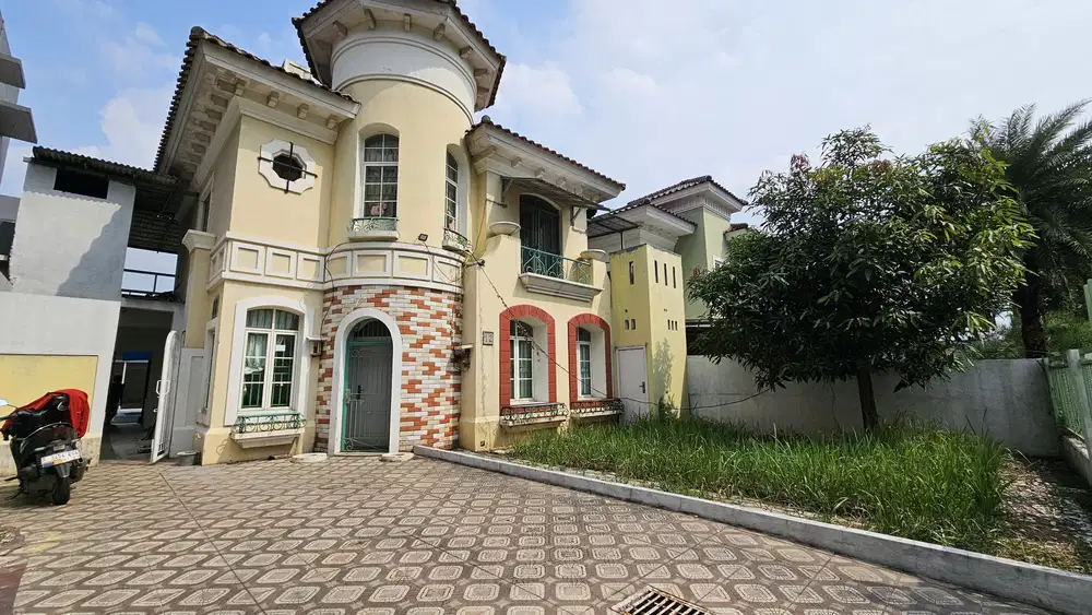 Cluster Premium Sentul City Argenia – Rumah Depan Taman dengan Private