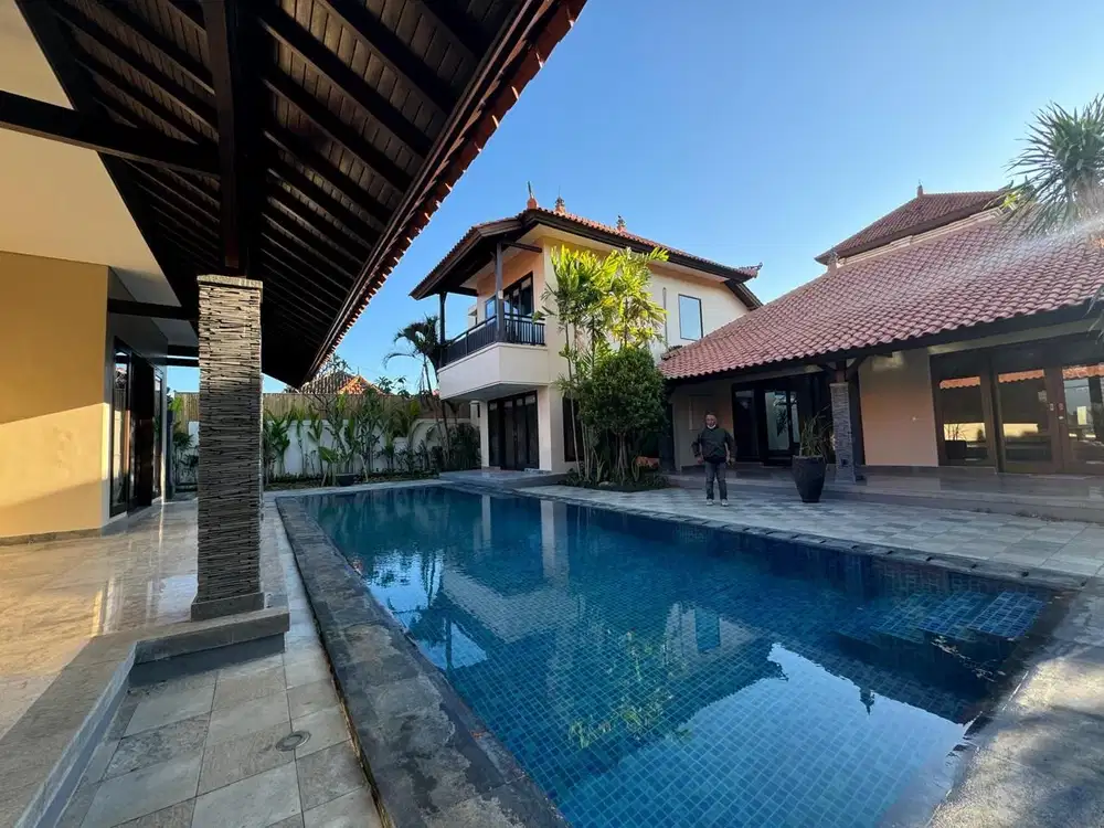 DIJUAL VILLA BALINESE STYLE NUSA DUA BALI