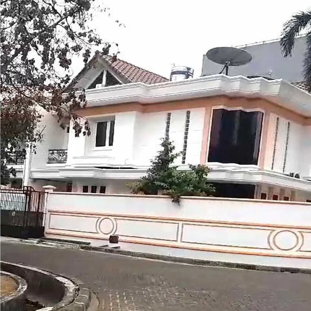 RUMAH HOEK PURI KENCANA PURI INDAH JAKARTA BARAT