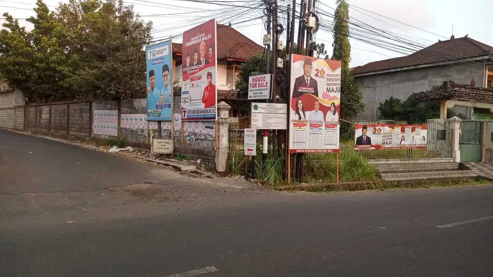 Buc tanah hook 1580m2 bonus bangunan raya gn salak kerobokan jl8mtr