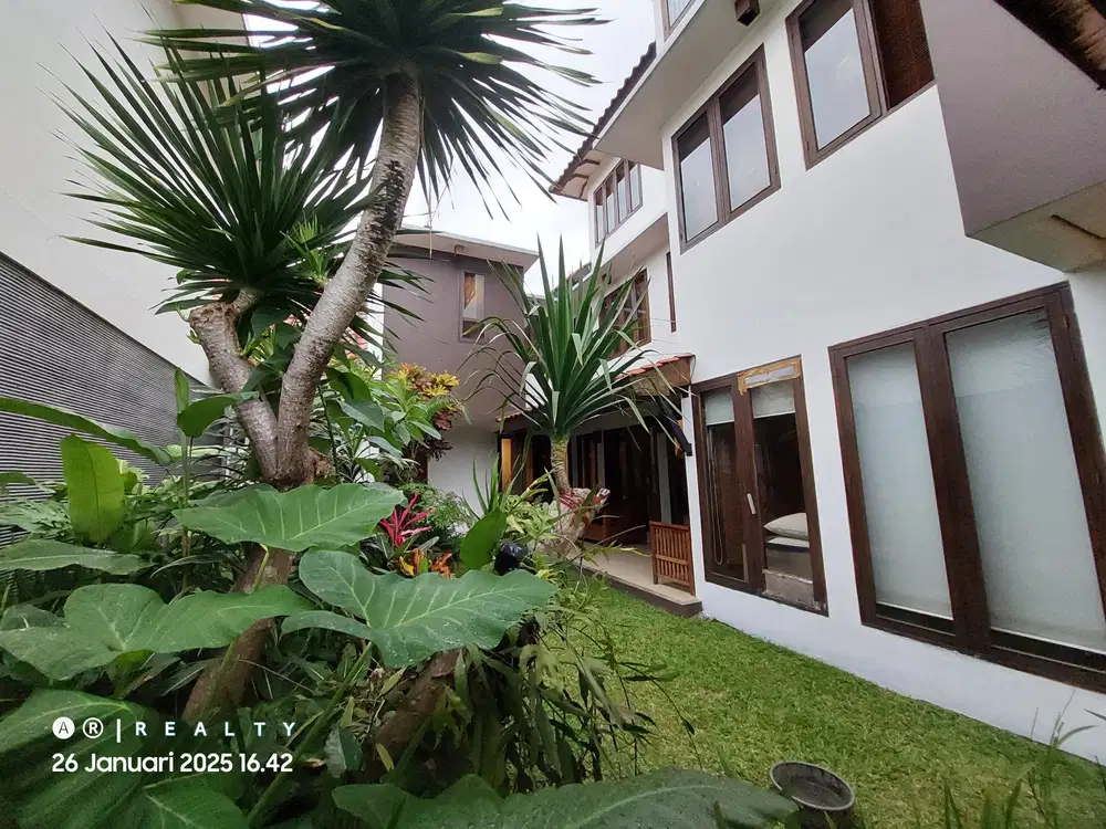 RUMAH MEWAH DESIGN ARSITEK DI CIGADUNG DAGO BANDUNG Harga Nego