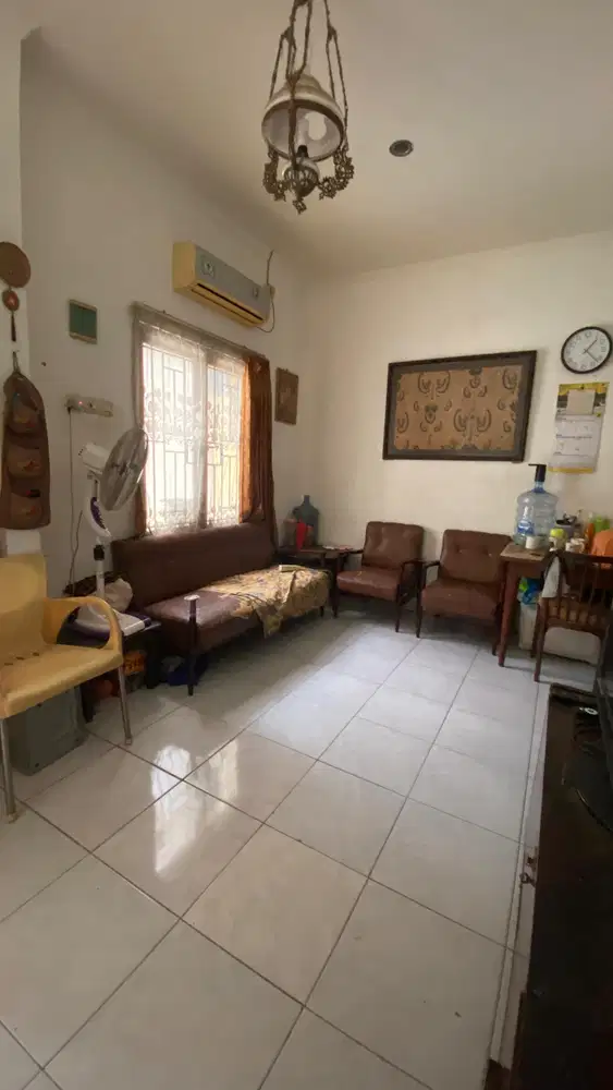 Dijual rumah 2 lantai Letak strategis & bebas banjir di Kaisar Bintaro